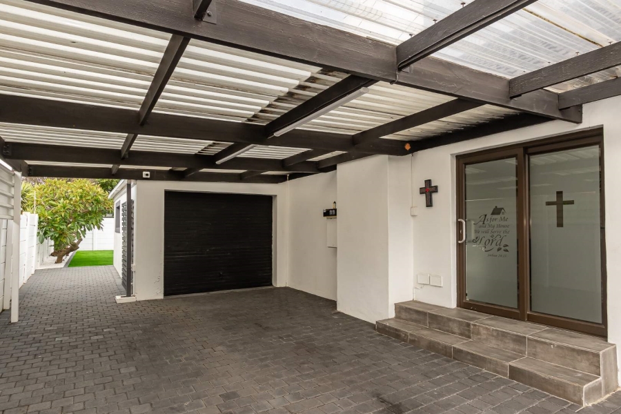 3 Bedroom Property for Sale in Plumstead Western Cape